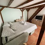 La Casa Di Santa' Apartman *